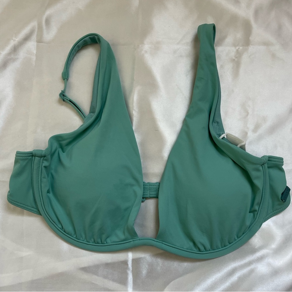 Roxy Nwot Underwire Lightly Padded Adjustable Str… - image 1